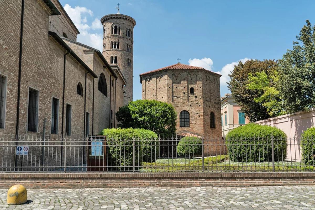 Duomo - City Center Appartamento Elegante Con Suite Ravenna Exterior photo