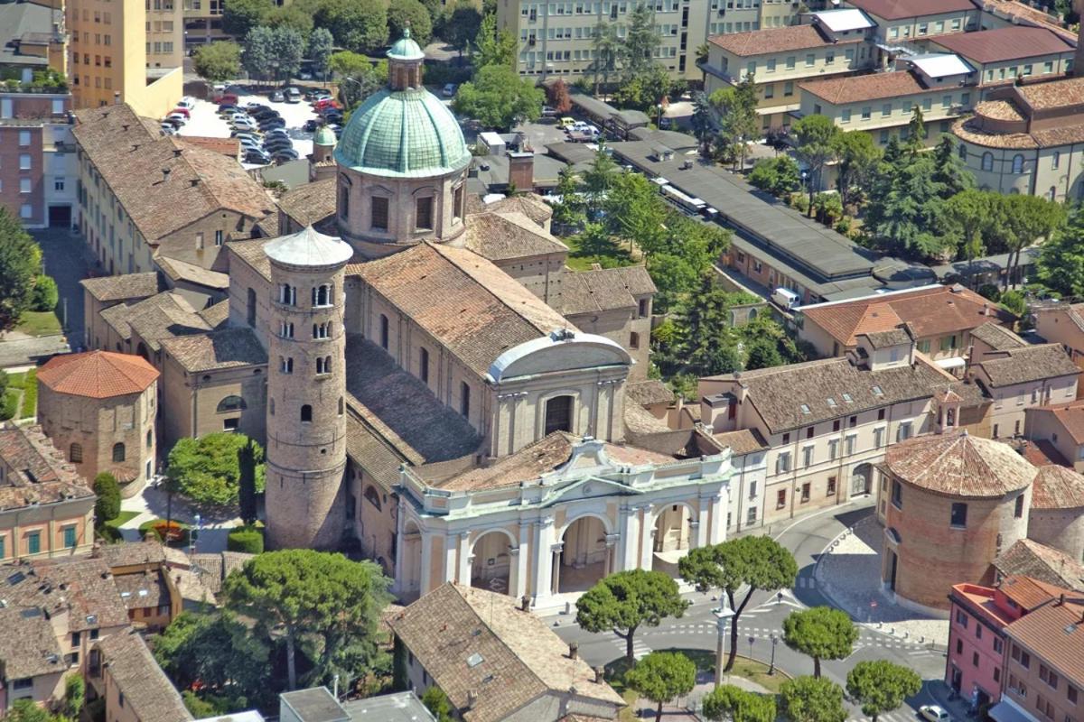 Duomo - City Center Appartamento Elegante Con Suite Ravenna Exterior photo
